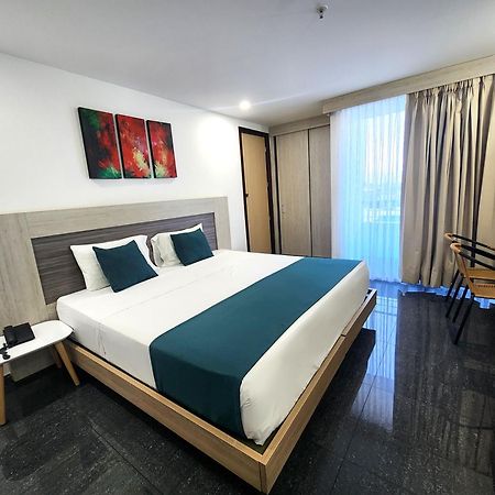 Hotel Be Suites Cali Exterior foto