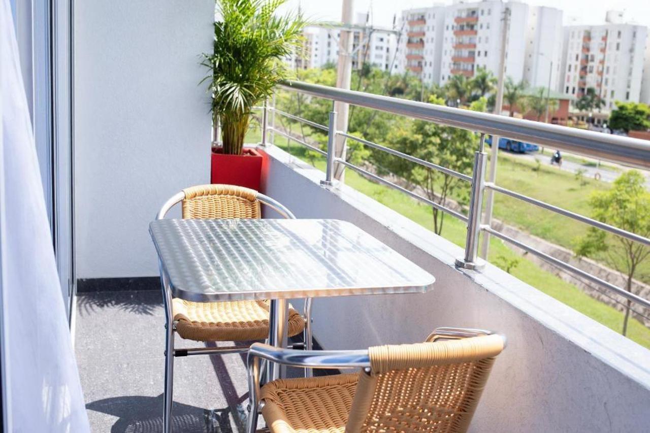 Hotel Be Suites Cali Exterior foto